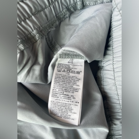 NWT XXL Old Navy Joggers 🤍 - Picture 10 of 13